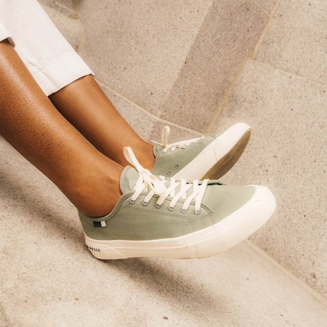 White leather women's trvl lite low sneakers hotsell
